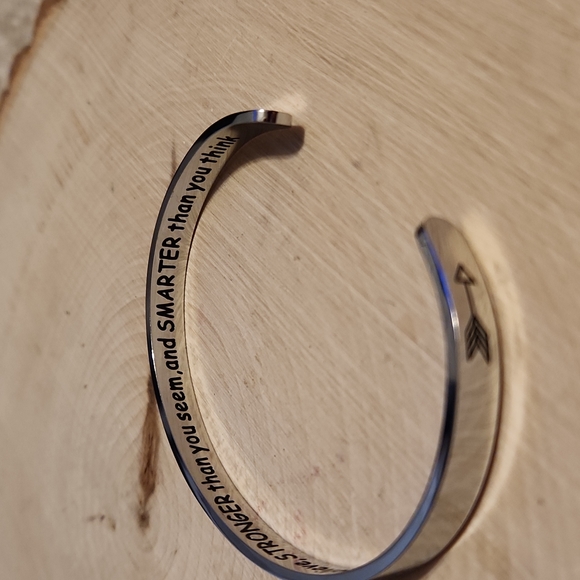 Silver Color Metal Cuff Bracelet Braver Smarter Strong Saying Inside - Picture 3 of 4